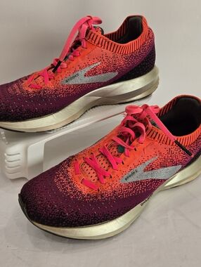 Brooks Levitate 2 Womens Size 9 Purple Athletic Running Soft Mesh Sneakers